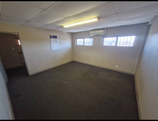240M² FACTORY TO LET IN DRIEHOEK